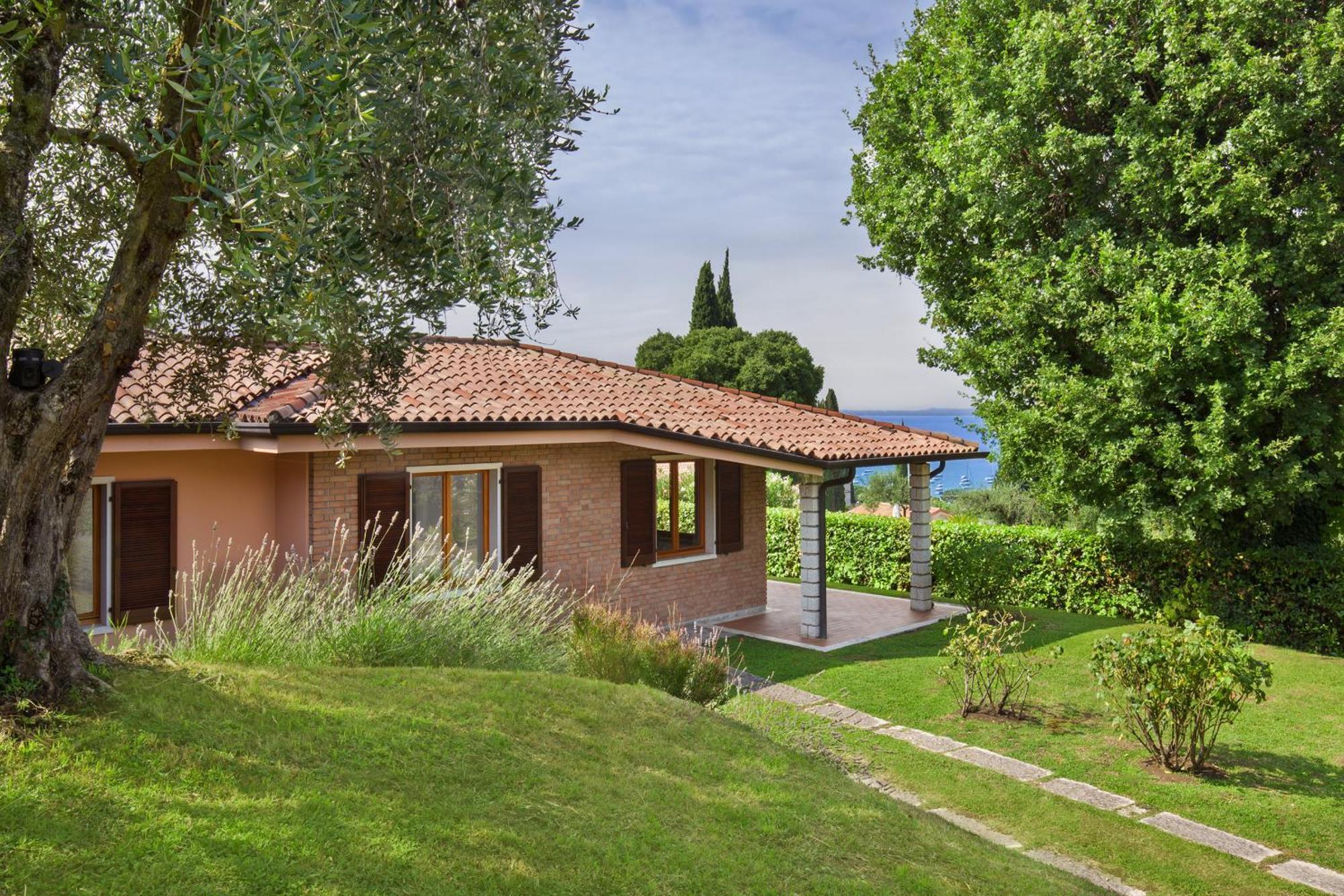 Villa Irene In Bardolino Exterior photo